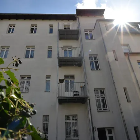 Wohlfuehl-insel In Der Altstadt Mit Wlan, Balkon, Voll Ausgestatteter Kueche & Supermarkt Fusslaeufig In Nur 3 Min * Zeitz