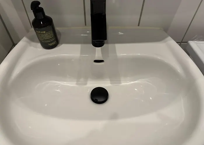 Апартаменты Wohlfuehl-insel In Der Altstadt Mit Wlan, Balkon, Voll Ausgestatteter Kueche & Supermarkt Fusslaeufig In Nur 3 Min Цайц